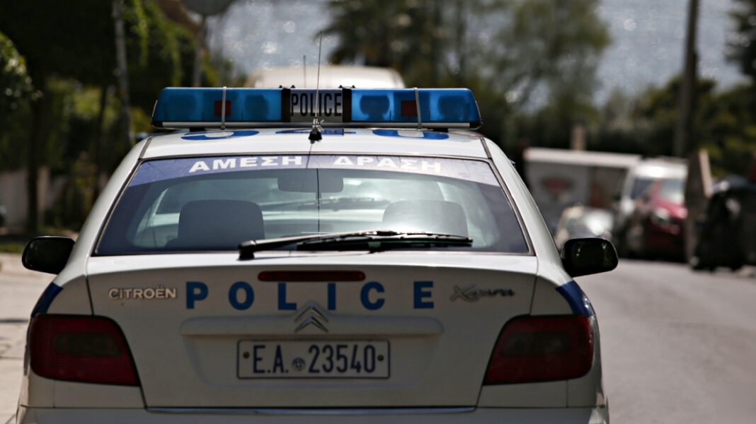 Θεσσαλονίκη: Κοριτσάκια 4 και 2 ετών έκαναν βόλτα μόνα τους στους δρόμους, συνελήφθη ο πατέρας τους Θεσσαλονίκη:-Κοριτσάκια-4-και-2-ετών-έκαναν-βόλτα-μόνα-τους-στους-δρόμους,-συνελήφθη-ο-πατέρας-τους