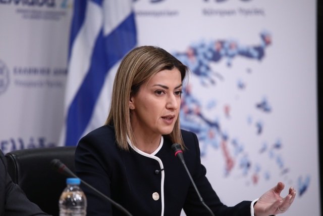 Με φράση της Μαργαρίτας Παπανδρέου για τη θέση της γυναίκας απαντά η Αγαπηδάκη στον Φαραντούρη για την επίθεση στη Σδούκου Με-φράση-της-Μαργαρίτας-Παπανδρέου-για-τη-θέση-της-γυναίκας-απαντά-η-Αγαπηδάκη-στον-Φαραντούρη-για-την-επίθεση-στη-Σδούκου