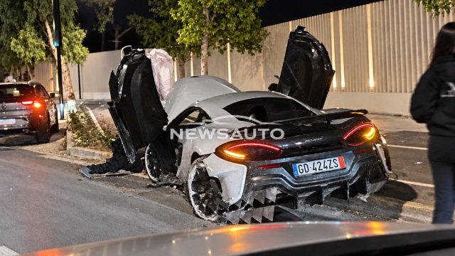 Η McLaren που διαλύθηκε στη Γλυφάδα ξαναζεί Η-mclaren-που-διαλύθηκε-στη-Γλυφάδα-ξαναζεί