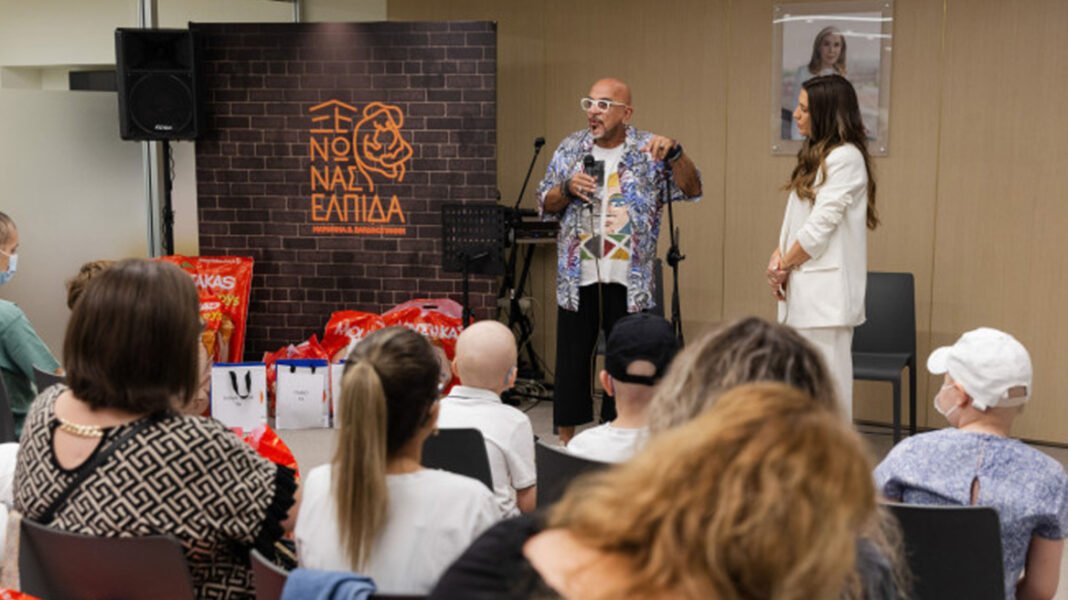 Δίπλα-στην-«ΕΛΠΙΔΑ»-ο-Γιάννης-Ζουγανέλης-και-η-Ιουλία-Καλλιμάνη