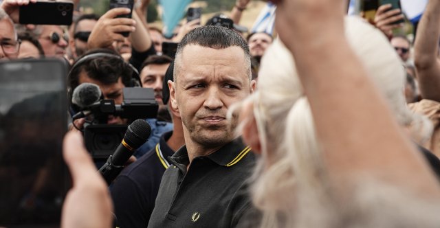 Κερκόπορτα για να αποφύγει το θεσμικό ανάχωμα στην υποψηφιότητά του ψάχνει ο Κασιδιάρης: Η Συμμαχία Ελλήνων και η «παρουσία» της στη Βουλή Κερκόπορτα-για-να-αποφύγει-το-θεσμικό-ανάχωμα-στην-υποψηφιότητά-του-ψάχνει-ο-Κασιδιάρης:-Η-Συμμαχία-Ελλήνων-και-η-«παρουσία»-της-στη-Βουλή
