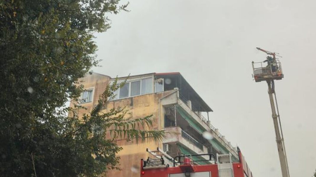 Ισχυρή καταιγίδα σάρωσε την Κέρκυρα: Πλημμύρισαν σπίτια, φωτιά από κεραυνό σε πολυκατοικία και προβλήματα σε πτήσεις Ισχυρή-καταιγίδα-σάρωσε-την-Κέρκυρα:-Πλημμύρισαν-σπίτια,-φωτιά-από-κεραυνό-σε-πολυκατοικία-και-προβλήματα-σε-πτήσεις