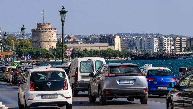 Τοποθετούν-έξυπνες-πινακίδες-με-ραντάρ-έξω-από-σχολεία