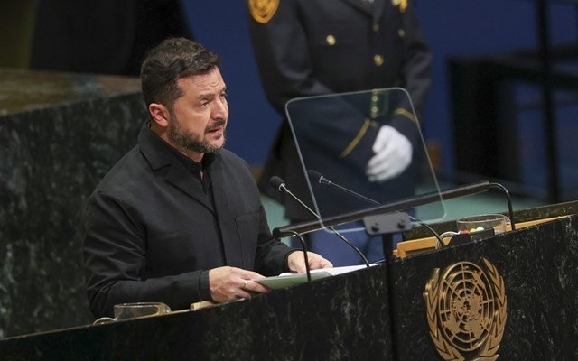 Ζελένσκι στον ΟΗΕ: Όποιος δίνει χρήματα στη Ρωσία δίνει χρόνο στον πόλεμο – Προειδοποίηση για τη χρήση της ΑΙ στις μάχες Ζελένσκι-στον-ΟΗΕ:-Όποιος-δίνει-χρήματα-στη-Ρωσία-δίνει-χρόνο-στον-πόλεμο-–-Προειδοποίηση-για-τη-χρήση-της-ΑΙ-στις-μάχες