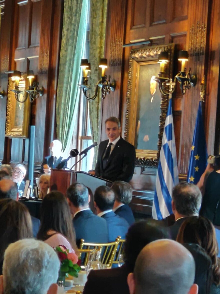 Μητσοτάκης σε ομογενείς στη Νέα Υόρκη: Επιδιώκουμε ακόμη μία εκλογή, όχι για να σπάσουμε ρεκόρ, αλλά για να αλλάξουμε τη χώρα Μητσοτάκης σε ομογενείς στη Νέα Υόρκη: Επιδιώκουμε ακόμη μία εκλογή, όχι για να σπάσουμε ρεκόρ, αλλά για να αλλάξουμε τη χώρα