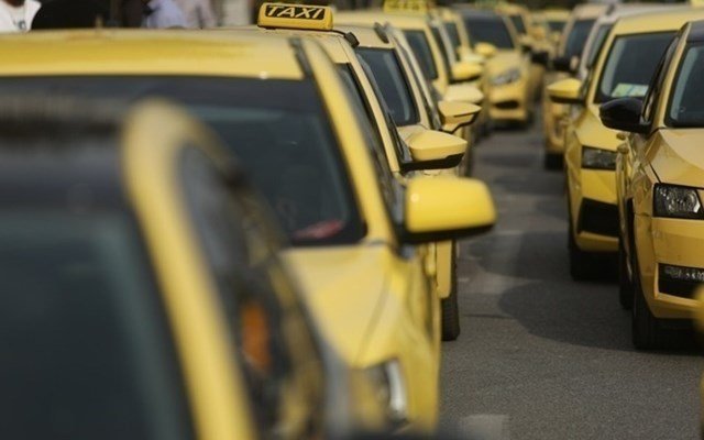 Ταξί:-Μετά-τις-αυξήσεις-στα-αεροδρόμια,-η-μάχη-περνά-στην-τιμή-ανά-χιλιόμετρο