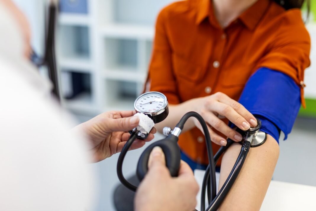 Υπέρταση: Πάσχει ένας στους τρεις 40άρηδες και οι μισοί 50άρηδες – 6 στους 10 δεν το ξέρουν Υπέρταση:-Πάσχει-ένας-στους-τρεις-40άρηδες-και-οι-μισοί-50άρηδες-–-6-στους-10-δεν-το-ξέρουν