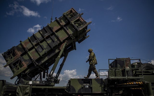 Reuters: Η Ευρώπη πρέπει να επιταχύνει την αμυντική της θωράκιση απέναντι στη Ρωσία reuters:-Η-Ευρώπη-πρέπει-να-επιταχύνει-την-αμυντική-της-θωράκιση-απέναντι-στη-Ρωσία