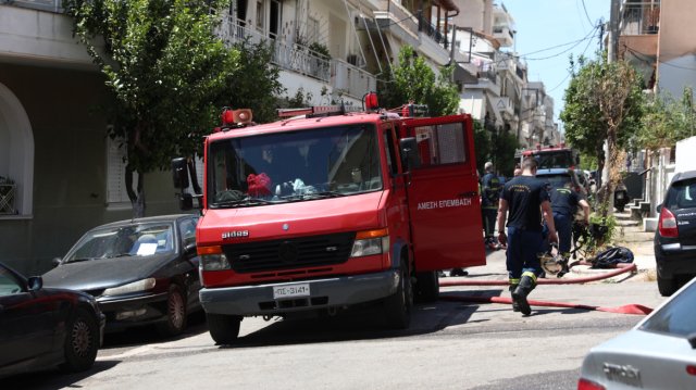 Φωτιά σε εγκαταλελειμμένο κτίριο στο κέντρο της Αθήνας, προβλήματα στην Ακαδημίας Φωτιά-σε-εγκαταλελειμμένο-κτίριο-στο-κέντρο-της-Αθήνας,-προβλήματα-στην-Ακαδημίας