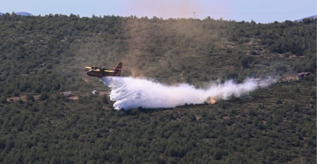 Φωτιά τώρα στην περιοχή Άγιος Κωνσταντίνος στον Πύργο, σηκώθηκαν 3 αεροπλάνα Φωτιά-τώρα-στην-περιοχή-Άγιος-Κωνσταντίνος-στον-Πύργο,-σηκώθηκαν-3-αεροπλάνα