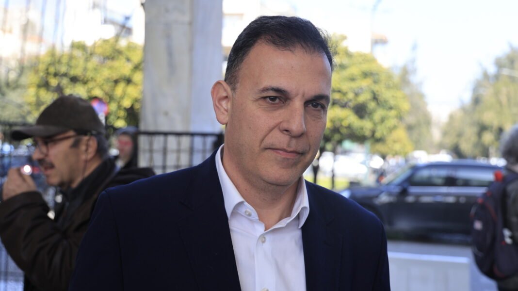Ο Καραμέρος το τερμάτισε: «Η κυβέρνηση κάνει βίαιη πλασμαφαίρεση στους πολίτες και δεν τους επιστρέφει το αίμα», δείτε βίντεο Ο Καραμέρος το τερμάτισε: «Η κυβέρνηση κάνει βίαιη πλασμαφαίρεση στους πολίτες και δεν τους επιστρέφει το αίμα», δείτε βίντεο