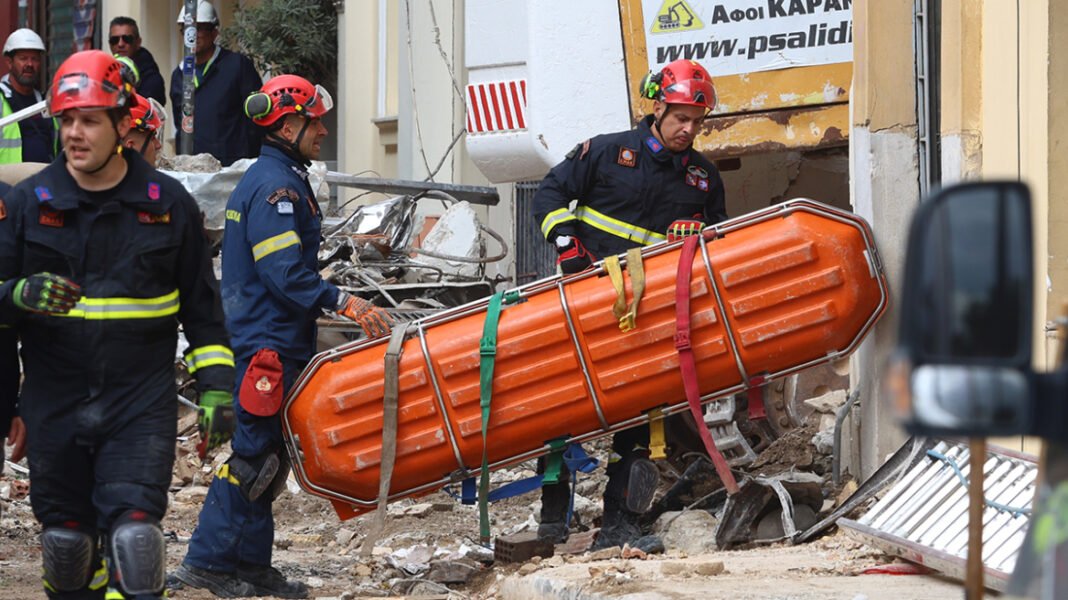 Βρέθηκαν ακόμα δύο σοροί στο κτήριο που κατέρρευσε στην Πλάκα, τέσσερις οι νεκροί και δύο οι αγνοούμενοι Βρέθηκαν-ακόμα-δύο-σοροί-στο-κτήριο-που-κατέρρευσε-στην-Πλάκα,-τέσσερις-οι-νεκροί-και-δύο-οι-αγνοούμενοι