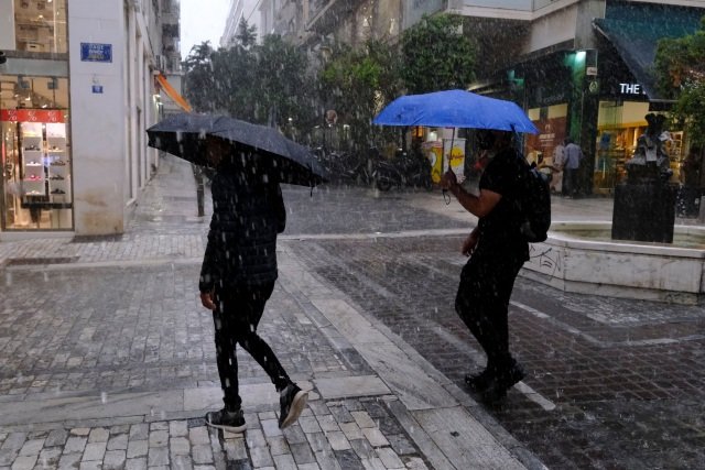 Βροχές, καταιγίδες και ισχυροί άνεμοι σήμερα Κυριακή – Ποιες περιοχές θα επηρεαστούν, πότε φτιάχνει ο καιρός Βροχές,-καταιγίδες-και-ισχυροί-άνεμοι-σήμερα-Κυριακή-–-Ποιες-περιοχές-θα-επηρεαστούν,-πότε-φτιάχνει-ο-καιρός