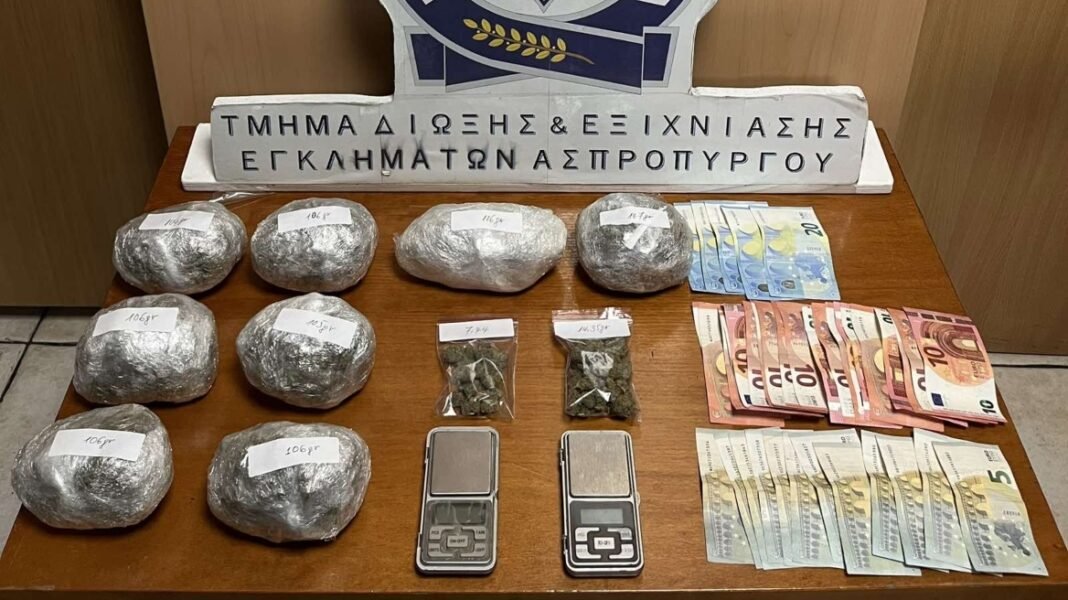 Συνελήφθησαν δύο άτομα για διακίνηση ναρκωτικών στην Αγία Βαρβάρα, τα έκρυβαν μέσα σε κούφωμα στην κουζίνα του σπιτιού, δείτε βίντεο Συνελήφθησαν-δύο-άτομα-για-διακίνηση-ναρκωτικών-στην-Αγία-Βαρβάρα,-τα-έκρυβαν-μέσα-σε-κούφωμα-στην-κουζίνα-του-σπιτιού,-δείτε-βίντεο