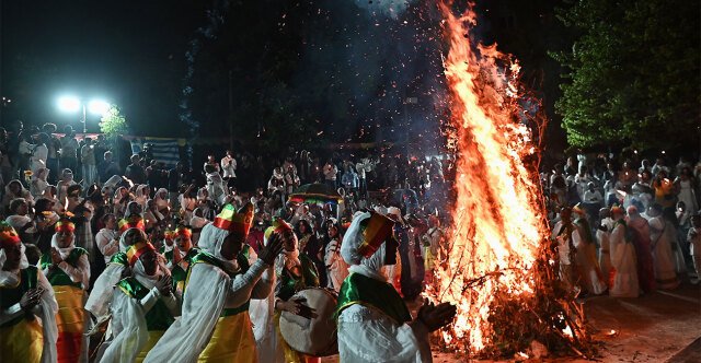 Η Αιθιοπική Κοινότητα της Αθήνας γιόρτασε το «Μεσκέλ» στην πλατεία Κουμουνδούρου Η-Αιθιοπική-Κοινότητα-της-Αθήνας-γιόρτασε-το-«Μεσκέλ»-στην-πλατεία-Κουμουνδούρου