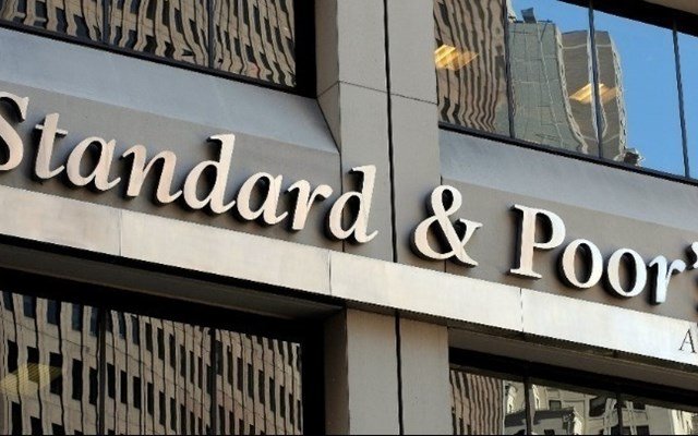 s&p:-Οι-υψηλές-αποδόσεις-των-ομολόγων-και-τα-αυξημένα-κόστη-δανεισμού-θα-διατηρηθούν-τουλάχιστον-έως-το-2028