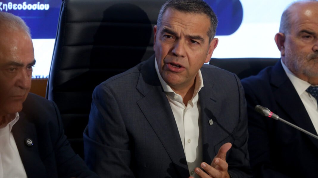 Τσίπρας: Σημαντικό βήμα η απόφαση για παραπομπή του Τριαντόπουλου, να παραιτηθεί ο Φλωρίδης Τσίπρας: Σημαντικό βήμα η απόφαση για παραπομπή του Τριαντόπουλου, να παραιτηθεί ο Φλωρίδης