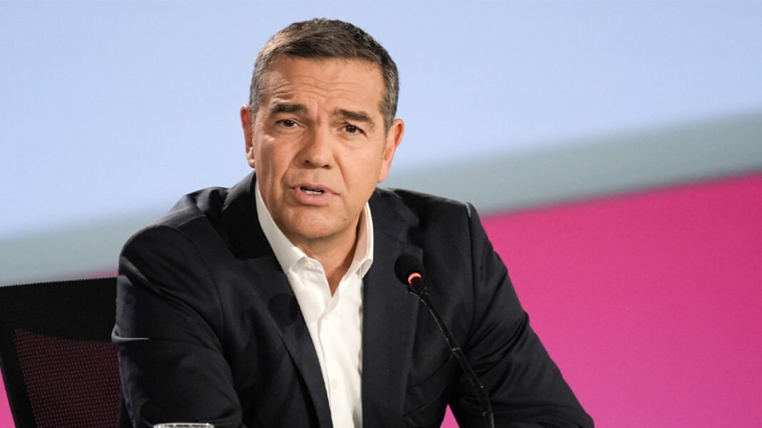 Ο Τσίπρας ανεβάζει τους τόνους απέναντι στη ΝΔ: «Μονομέτωπος αγώνας» με αιχμές για Τέμπη, ΟΠΕΚΕΠΕ και κοινωνικό κράτος Ο Τσίπρας ανεβάζει τους τόνους απέναντι στη ΝΔ: «Μονομέτωπος αγώνας» με αιχμές για Τέμπη, ΟΠΕΚΕΠΕ και κοινωνικό κράτος