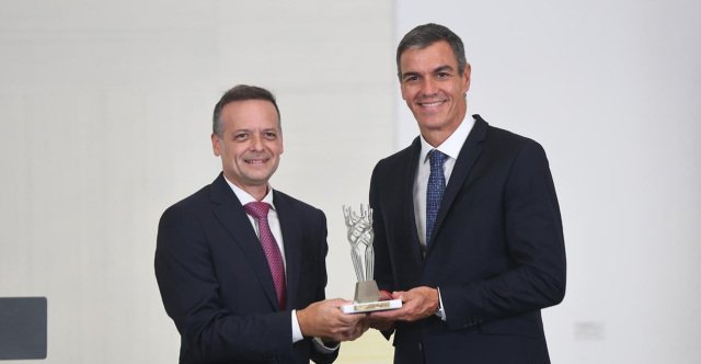 Ο Δούκας απένειμε στον Σάντσεθ το Βραβείο Δημοκρατίας της Πόλης των Αθηνών 2026 Ο-Δούκας-απένειμε-στον-Σάντσεθ-το-Βραβείο-Δημοκρατίας-της-Πόλης-των-Αθηνών-2026