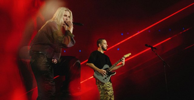 Οι-linkin-park-μιλούν-για-τη-δύσκολη-επιστροφή-μετά-τον-θάνατο-του-Τσέστερ-Μπένινγκτον:-«Κανείς-δεν-μπορεί-να-τον-αντικαταστήσει»
