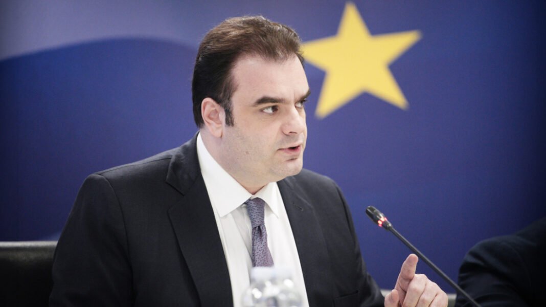 Πιερρακάκης: Έχουμε δώσει ένα δισ. ευρώ από την εκκίνηση της κρίσης, σε κάθε νέα δυσκολία θα είμαστε δίπλα στους πολίτες Πιερρακάκης: Έχουμε δώσει ένα δισ. ευρώ από την εκκίνηση της κρίσης, σε κάθε νέα δυσκολία θα είμαστε δίπλα στους πολίτες