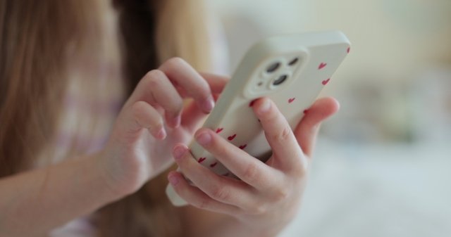 Social media: Τι αλλάζει για τους κάτω των 15 στην Ελλάδα από 1η Ιανουαρίου, πώς θα ελέγχεται η ηλικία social-media:-Τι-αλλάζει-για-τους-κάτω-των-15-στην-Ελλάδα-από-1η-Ιανουαρίου,-πώς-θα-ελέγχεται-η-ηλικία