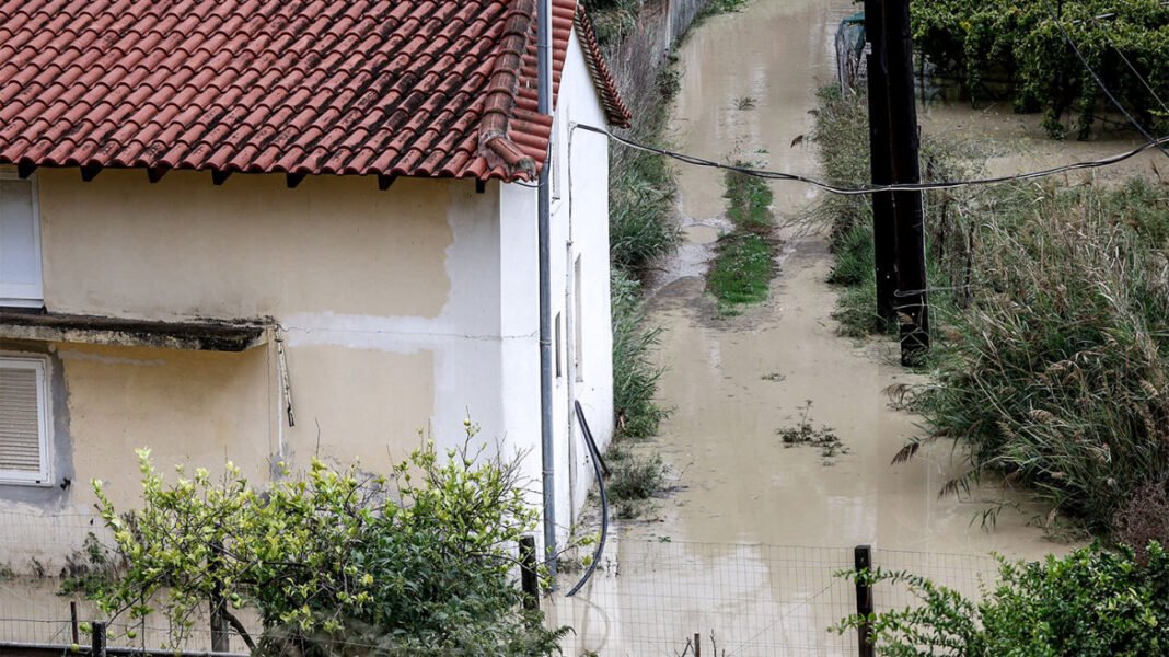 Νέο έκτακτο δελτίο από την ΕΜΥ: Ισχυρές καταιγίδες στην Κρήτη έως την Κυριακή, προβλήματα στα ακτοπλοϊκά δρομολόγια Νέο-έκτακτο-δελτίο-από-την-ΕΜΥ:-Ισχυρές-καταιγίδες-στην-Κρήτη-έως-την-Κυριακή,-προβλήματα-στα-ακτοπλοϊκά-δρομολόγια
