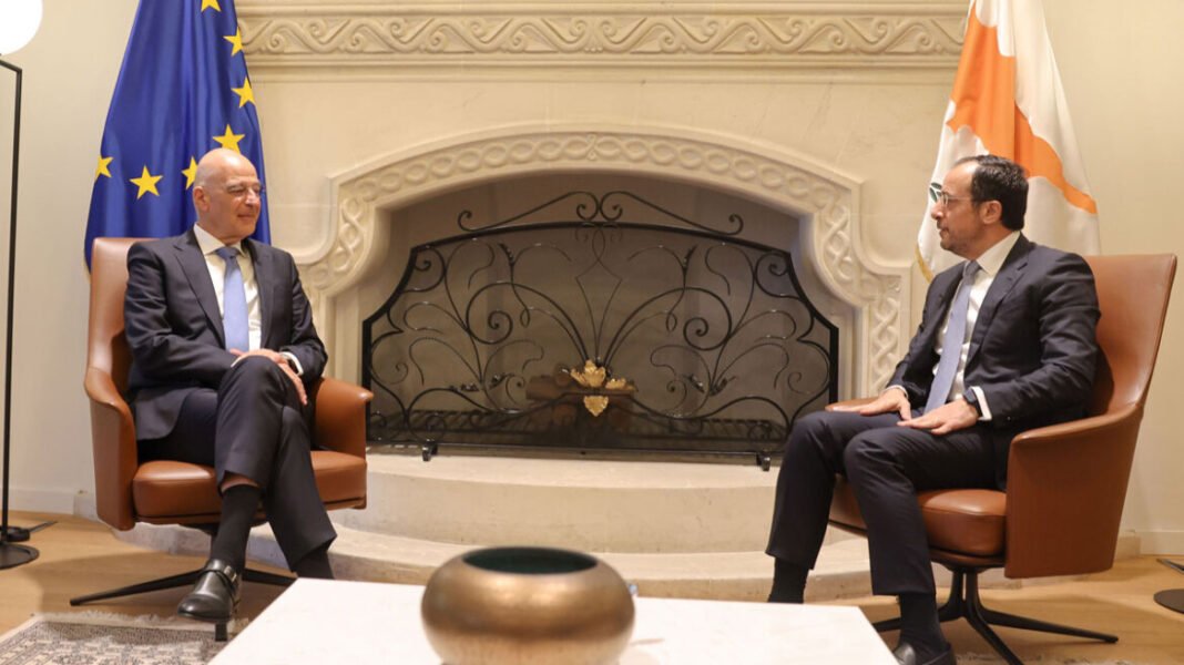 Δένδιας σε Χριστοδουλίδη: Με τις νέες δυνατότητες των Ενόπλων Δυνάμεων θα είμαστε πάντοτε δίπλα σας ως αδελφοί Δένδιας σε Χριστοδουλίδη: Με τις νέες δυνατότητες των Ενόπλων Δυνάμεων θα είμαστε πάντοτε δίπλα σας ως αδελφοί