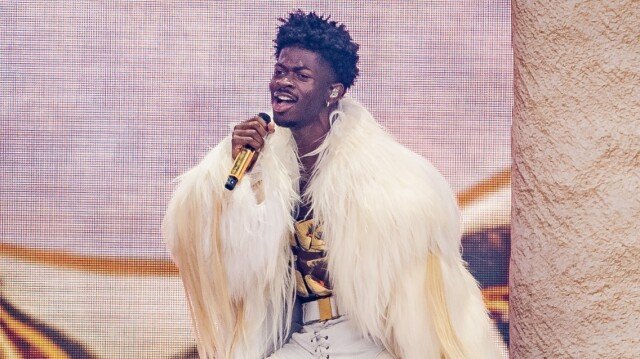Ο Lil Nas X τιμά τη μνήμη της μητέρας του με νέο τραγούδι που περιλαμβάνει ηχητικό της Ο-lil-nas-x-τιμά-τη-μνήμη-της-μητέρας-του-με-νέο-τραγούδι-που-περιλαμβάνει-ηχητικό-της