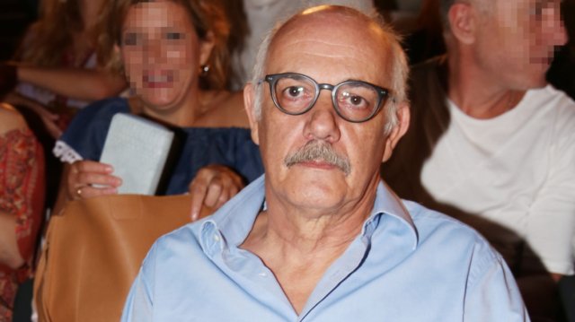 Ο Γιώργος Κιμούλης ζητά 700.000 ευρώ από τη Ζέτα Δούκα, τη Δώρα Χρυσικού και τον Νίκο Ψαρρά Ο-Γιώργος-Κιμούλης-ζητά-700.000-ευρώ-από-τη-Ζέτα-Δούκα,-τη-Δώρα-Χρυσικού-και-τον-Νίκο-Ψαρρά