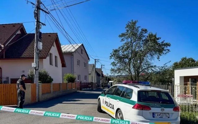 Σλοβακία: Δύο νεκροί από επίθεση με μαχαίρι σε σχολείο – Υπέκυψε 13χρονη μαθήτρια Σλοβακία:-Δύο-νεκροί-από-επίθεση-με-μαχαίρι-σε-σχολείο-–-Υπέκυψε-13χρονη-μαθήτρια