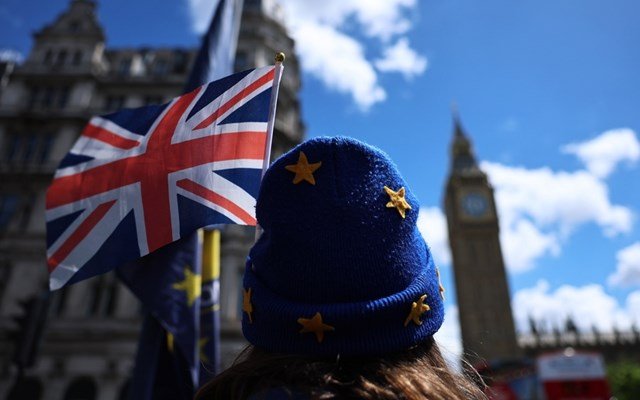 10-χρόνια-brexit:-Η-Βρετανία-ανοίγει-ξανά-την-πόρτα-προς-την-ΕΕ-–-“Όλα-είναι-πιθανά”-λέει-ο-Μπέρναμ