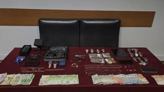 Χειροπέδες-σε-σπείρα-με-34-διαρρήξεις-σε-Θεσσαλονίκη,-Ημαθία,-Πιερία-και-Χαλκιδική:-Έκαναν-και-τους-αναρριχητές-για-να-μπαίνουν-στα-σπίτια