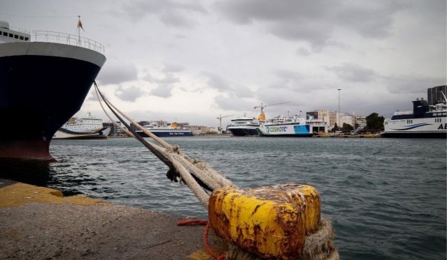 Δεμένα έως τις 20:00 τα πλοία από τον Πειραιά, σε ισχύ το απαγορευτικό λόγω των θυελλωδών ανέμων Δεμένα-έως-τις-20:00-τα-πλοία-από-τον-Πειραιά,-σε-ισχύ-το-απαγορευτικό-λόγω-των-θυελλωδών-ανέμων