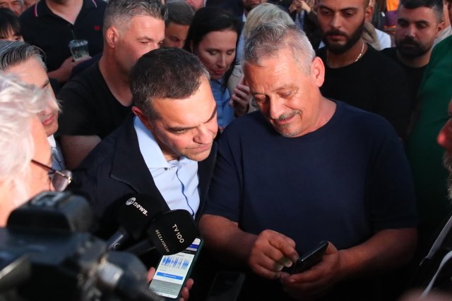 Αλιείς στον Τσίπρα: «Δεκάδες τουρκικά αλιευτικά ψαρεύουν σε ελληνικά ύδατα, έχεις ευθύνη, έλεγες ότι η θάλασσα δεν έχει σύνορα» – Σταματήστε την προπαγάνδα, απάντησε Αλιείς-στον-Τσίπρα:-«Δεκάδες-τουρκικά-αλιευτικά-ψαρεύουν-σε-ελληνικά-ύδατα,-έχεις-ευθύνη,-έλεγες-ότι-η-θάλασσα-δεν-έχει-σύνορα»-–-Σταματήστε-την-προπαγάνδα,-απάντησε
