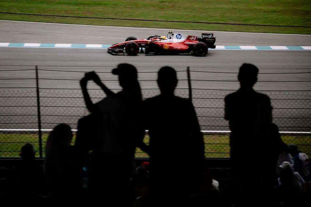 Formula 1: Στη Μαλαισία διεξάγεται το GP του Μπαχρέιν — πού θα το δείτε το πρωί της Κυριακής (4/10) formula-1:-Στη-Μαλαισία-διεξάγεται-το-gp-του-Μπαχρέιν-—-πού-θα-το-δείτε-το-πρωί-της-Κυριακής-(4/10)