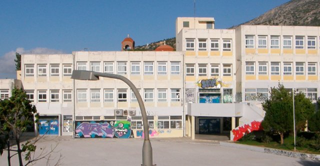 Πέθανε η 50χρονη διευθύντρια του 2ου Γυμνασίου Ηλιούπολης που είχε υποστεί ανακοπή έπειτα από κεραυνό Πέθανε-η-50χρονη-διευθύντρια-του-2ου-Γυμνασίου-Ηλιούπολης-που-είχε-υποστεί-ανακοπή-έπειτα-από-κεραυνό