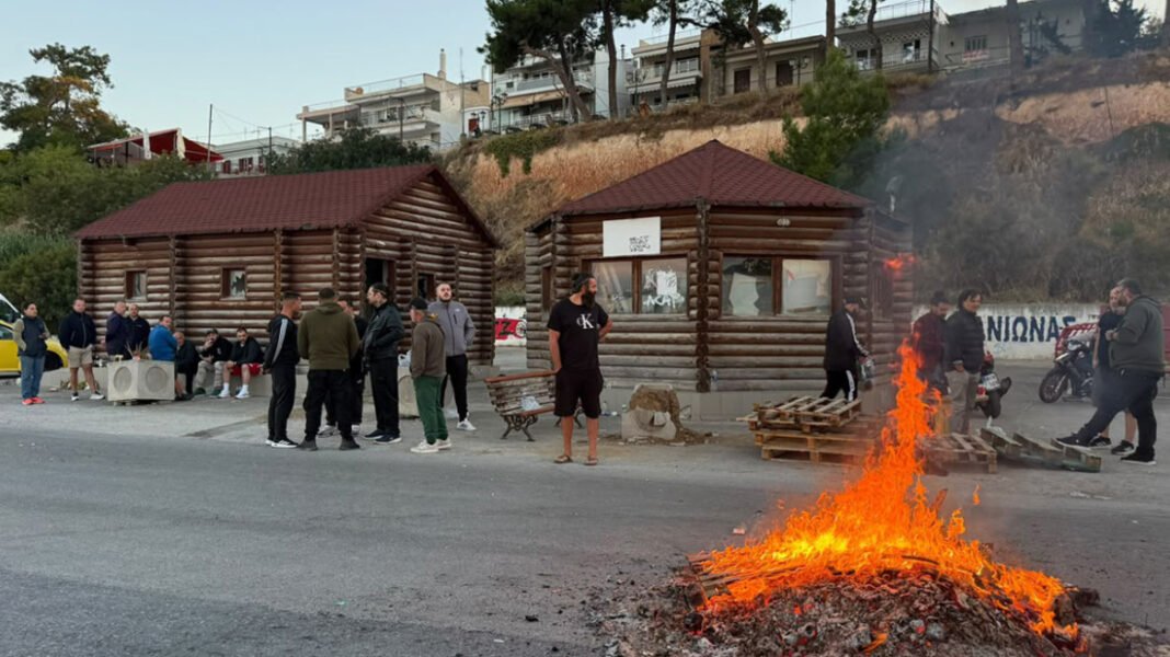 Αλιείς απέκλεισαν επ’ αόριστον την ιχθυόσκαλα στη Νέα Μηχανιώνα, καταγγέλλουν εισαγωγή ψαριών από την Τουρκία Αλιείς-απέκλεισαν-επ’-αόριστον-την-ιχθυόσκαλα-στη-Νέα-Μηχανιώνα,-καταγγέλλουν-εισαγωγή-ψαριών-από-την-Τουρκία