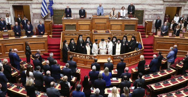 Μήνυμα Ιερώνυμου στη Βουλή: Υπομονή στην αντιμετώπιση των δυσκολιών της μεταξύ μας συνεννοήσεως Μήνυμα-Ιερώνυμου-στη-Βουλή:-Υπομονή-στην-αντιμετώπιση-των-δυσκολιών-της-μεταξύ-μας-συνεννοήσεως