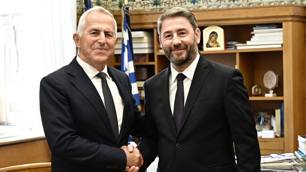 Γιατί σήκωσε σημαία ΠΑΣΟΚ ο ναύαρχος Αποστολάκης: «Πάω κόντρα στο κύμα, αρνούμαι τις αποστρατεύσεις, τις προσωπικές λύσεις και τα κελεύσματα» Γιατί σήκωσε σημαία ΠΑΣΟΚ ο ναύαρχος Αποστολάκης: «Πάω κόντρα στο κύμα, αρνούμαι τις αποστρατεύσεις, τις προσωπικές λύσεις και τα κελεύσματα»
