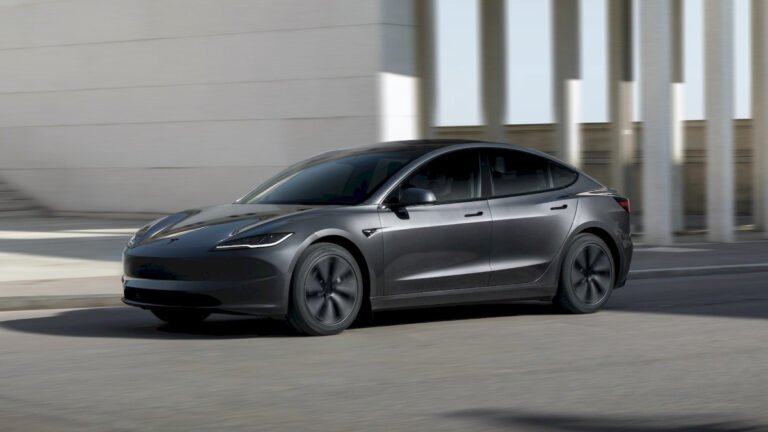 Η-tesla-προχωρά-στην-ανανέωση-του-model-3
