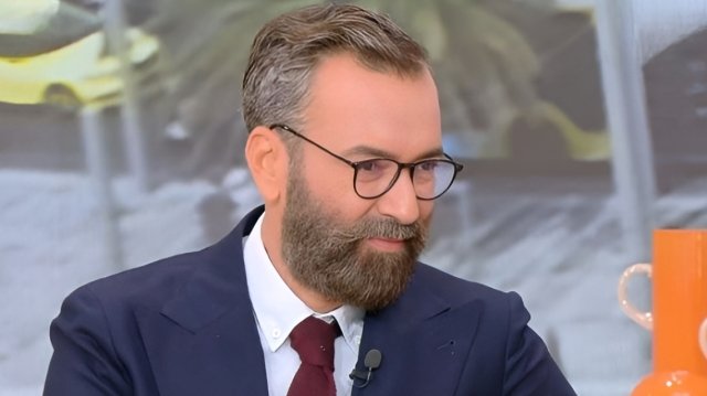Άγγελος Μπράτης: Προέρχομαι από μια μητριαρχική οικογένεια και το λέω με όλη την περηφάνια που μπορώ να έχω Άγγελος-Μπράτης:-Προέρχομαι-από-μια-μητριαρχική-οικογένεια-και-το-λέω-με-όλη-την-περηφάνια-που-μπορώ-να-έχω