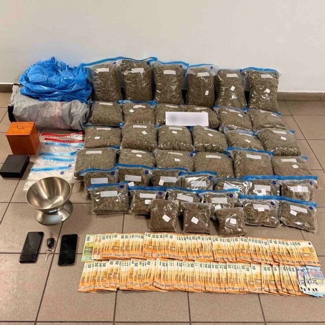 Αλλοδαποί στη Λέσβο είχαν κρύψει 2 κιλά χασίς σε αυτοκίνητο και 15 κιλά σε «καβάτζα», δείτε βίντεο Αλλοδαποί-στη-Λέσβο-είχαν-κρύψει-2-κιλά-χασίς-σε-αυτοκίνητο-και-15-κιλά-σε-«καβάτζα»,-δείτε-βίντεο