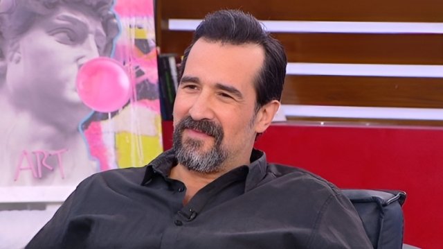 Τάσος Νούσιας: Ακόμα κι αν νομίζουμε ότι παίρνουμε αποφάσεις, πιστεύω ότι οι γυναίκες κάνουν πάντα το κουμάντο Τάσος-Νούσιας:-Ακόμα-κι-αν-νομίζουμε-ότι-παίρνουμε-αποφάσεις,-πιστεύω-ότι-οι-γυναίκες-κάνουν-πάντα-το-κουμάντο