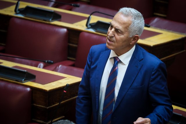 Στο-ΠΑΣΟΚ-και-επίσημα-ο-Ευάγγελος-Αποστολάκης,-ανακοινώθηκε-στη-Βουλή-η-ένταξή-του-στην-ΚΟ