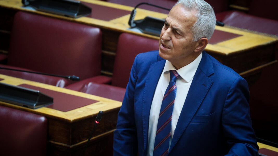 Στο ΠΑΣΟΚ και επίσημα ο Ευάγγελος Αποστολάκης, ανακοινώθηκε στη Βουλή η ένταξή του στην ΚΟ Στο ΠΑΣΟΚ και επίσημα ο Ευάγγελος Αποστολάκης, ανακοινώθηκε στη Βουλή η ένταξή του στην ΚΟ