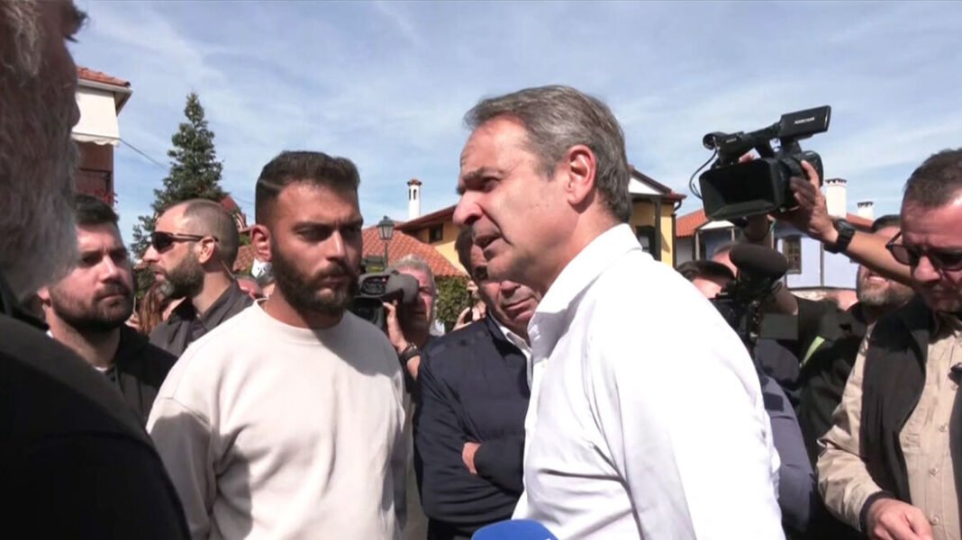 Μητσοτάκης σε αλιείς στη Χαλκιδική: Θα εξαντλήσουμε τις δυνατότητες να σας βοηθήσουμε οικονομικά, θα ασχοληθώ προσωπικά Μητσοτάκης σε αλιείς στη Χαλκιδική: Θα εξαντλήσουμε τις δυνατότητες να σας βοηθήσουμε οικονομικά, θα ασχοληθώ προσωπικά