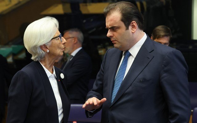 Ξεκάθαρο μήνυμα Eurogroup προς Γαλλία: Σημαντική η κατάρτιση ενός αξιόπιστου προϋπολογισμού Ξεκάθαρο-μήνυμα-eurogroup-προς-Γαλλία:-Σημαντική-η-κατάρτιση-ενός-αξιόπιστου-προϋπολογισμού