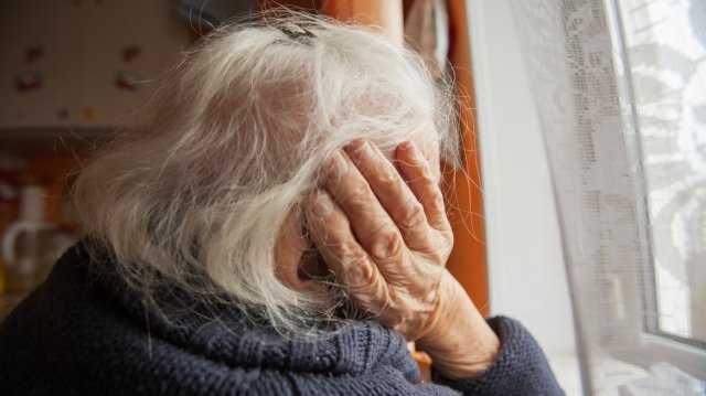 Έπεισαν-87χρονη-στο-Ηράκλειο-ότι-έχει-διαρροή-ραδιενέργειας-στο-σπίτι-της-και-της-άρπαξαν-15.000-ευρώ