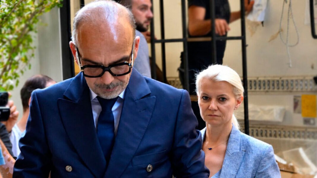 Η κατάθεση της 19χρονης κόρης των δύο γιατρών: «Εγώ κάλεσα το ΕΚΑΒ για τον Μαζωνάκη, υποβλήθηκα κι εγώ σε πλασμαφαίρεση» Η-κατάθεση-της-19χρονης-κόρης-των-δύο-γιατρών:-«Εγώ-κάλεσα-το-ΕΚΑΒ-για-τον-Μαζωνάκη,-υποβλήθηκα-κι-εγώ-σε-πλασμαφαίρεση»